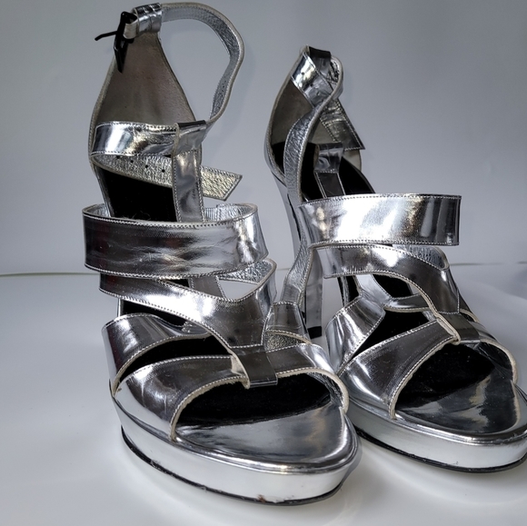 Barbara Bui Silver Heels - Picture 2 of 8